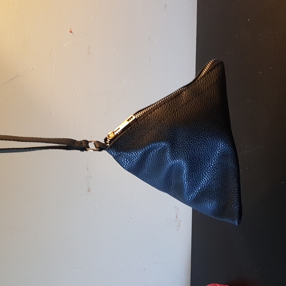 Triangle Bag - Picture 3 of 4